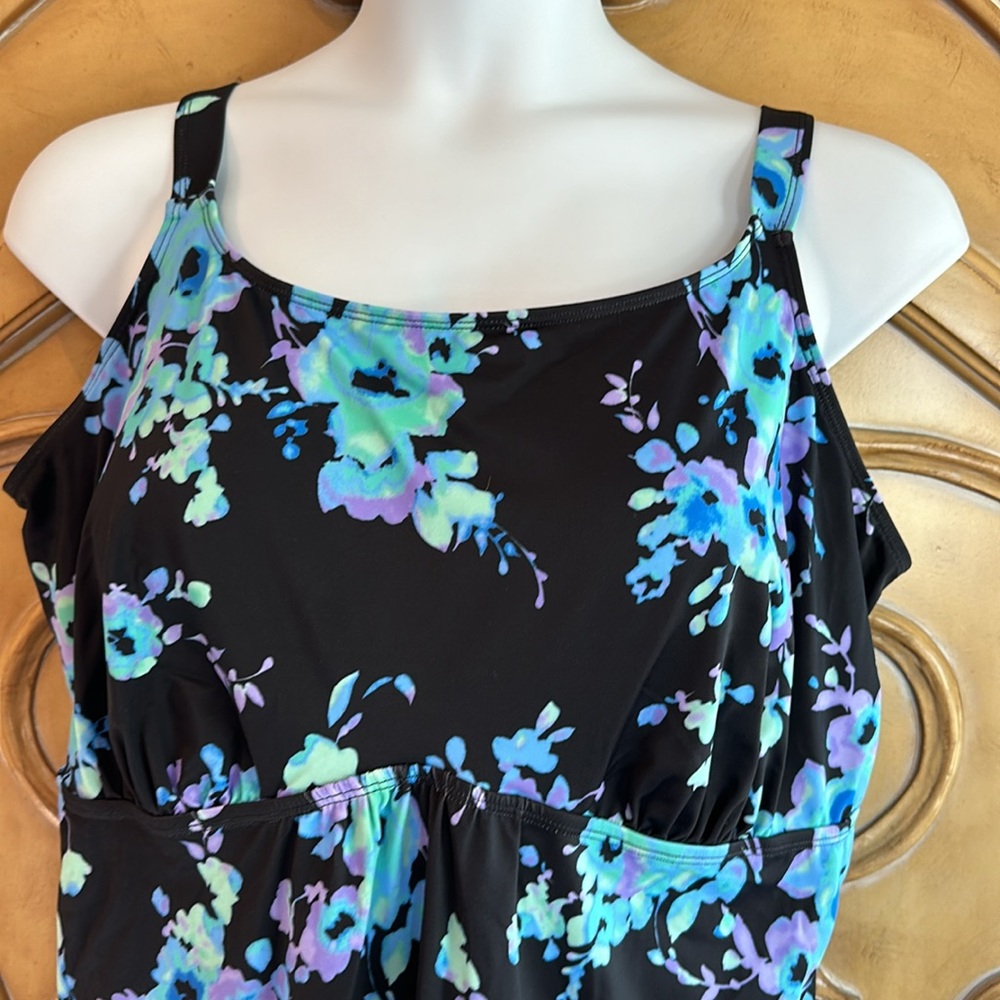 Swimsuits for All floral tankini top - Picture 2 of 10